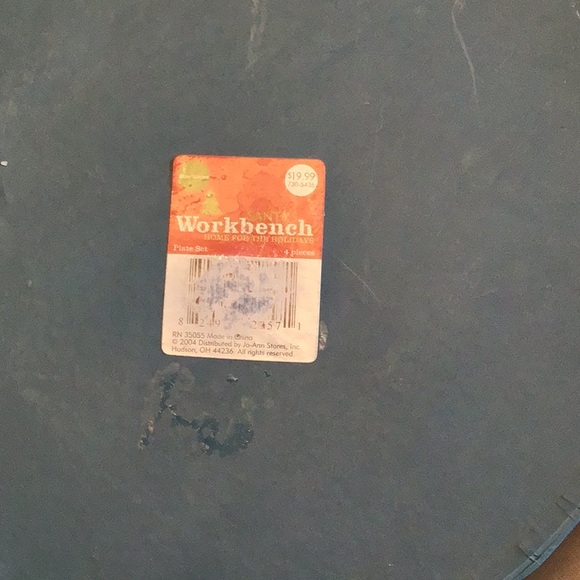 NWT. Set of 4 Snowman Dessert Plates - Picture 6 of 7